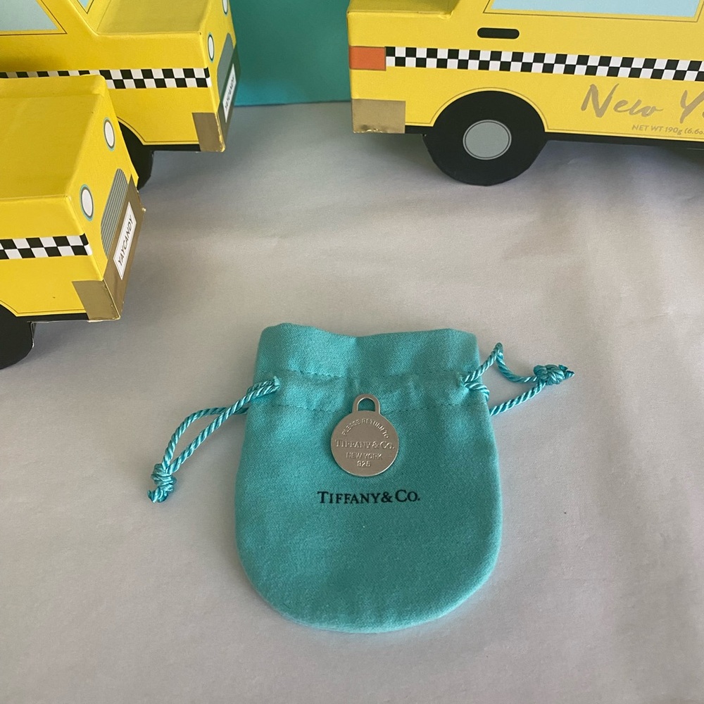 Tiffany & Co. RTT Round Tag